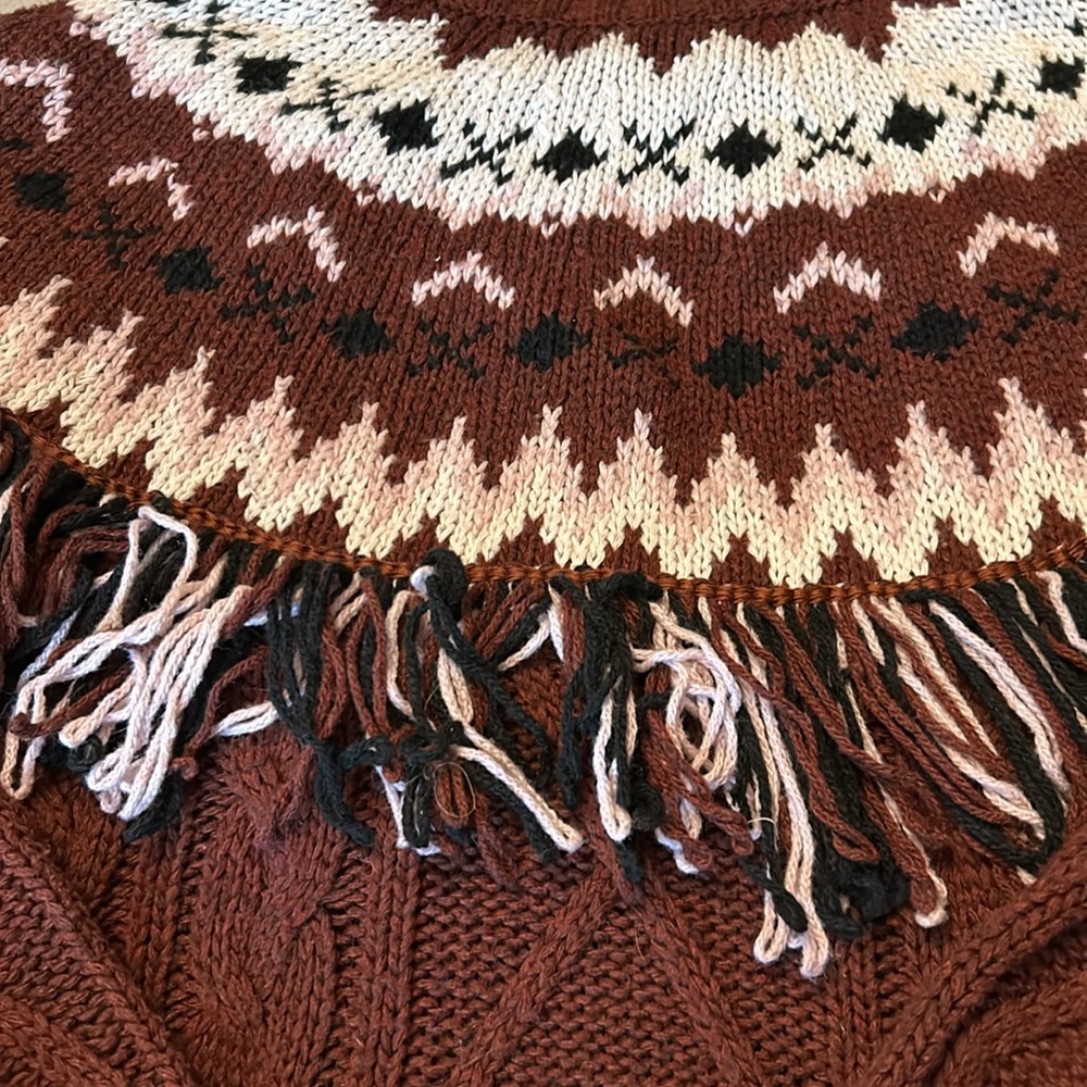 Fun sweater - Picture 2 of 3
